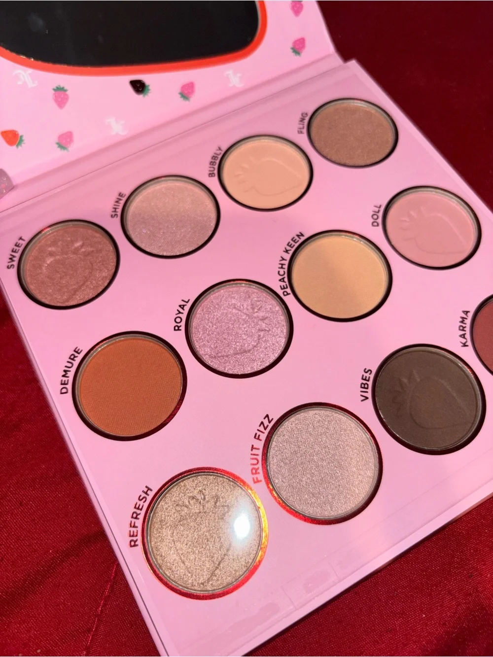 Juicy Couture Strawberry  Eyeshadow Palette